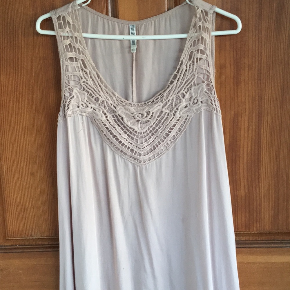 Like new lace detail dress